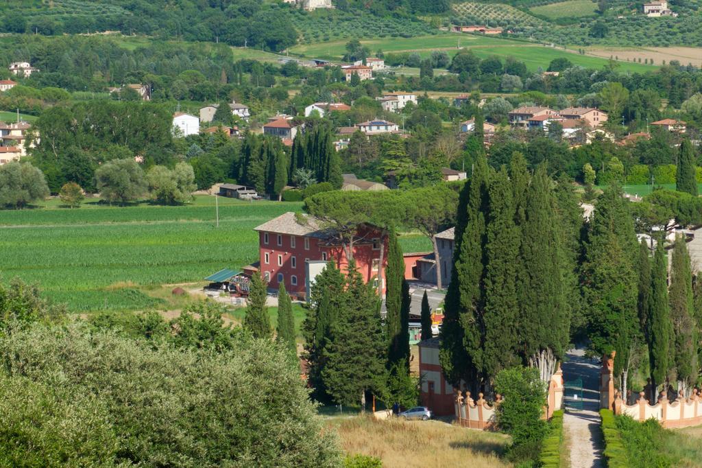 Rosso Porpora Villa Colle Umberto  Exterior foto